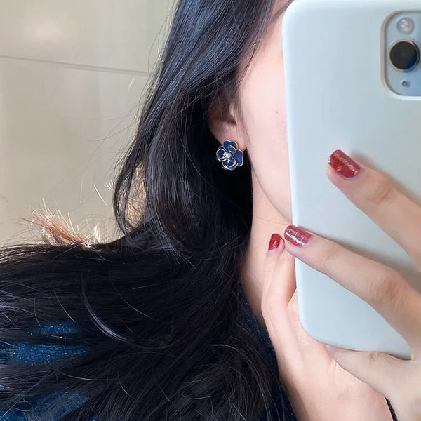 New Arrival Retro Light Luxury French Blue Camellia Stud Earrings For Women Fashion Elegant Metal Jewelry Accessories